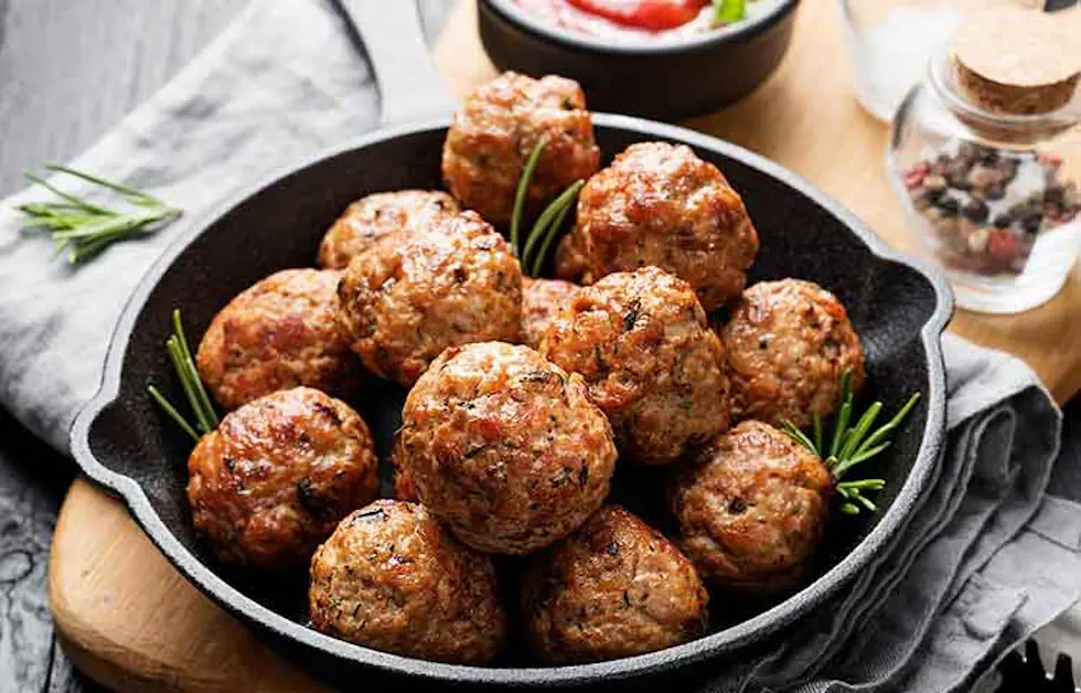 🧆 Bolinhos de Carne Moída: Receita Fácil, Crocante e Suculenta 2 Bolinhos de Carne Moída
