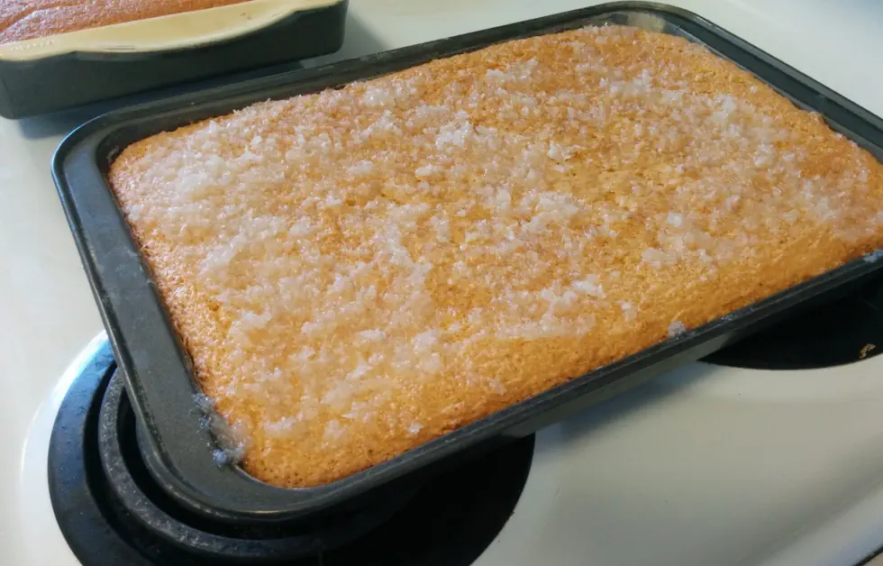 🧁 Bolo de Fubá com Coco: Uma Versão Mais Molhadinha e Cheia de Sabor 2 Bolo de Fubá com Coco