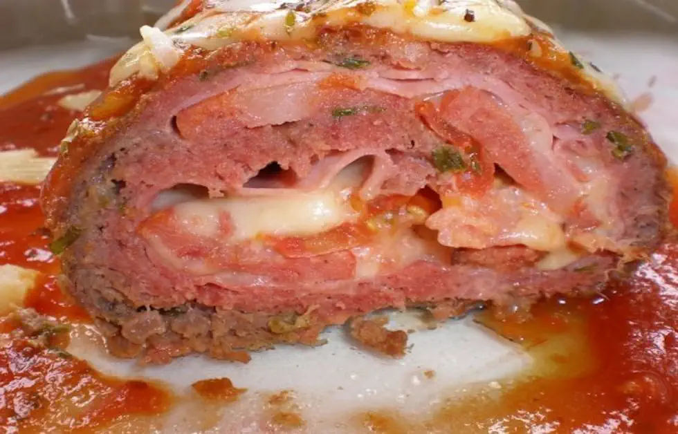 🥩 Rocambole de Carne Moída Recheado e Suculento 2 Rocambole de Carne Moída Recheado e Suculento