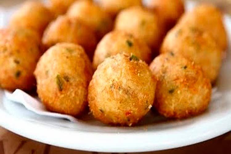 Bolinhos de Mandioca Recheado