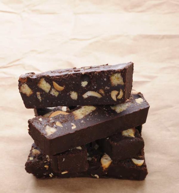 Como fazer Barras de Chocolate Com Bolacha e Amendoim 3 Barras de Chocolate Com Bolacha e Amendoim
