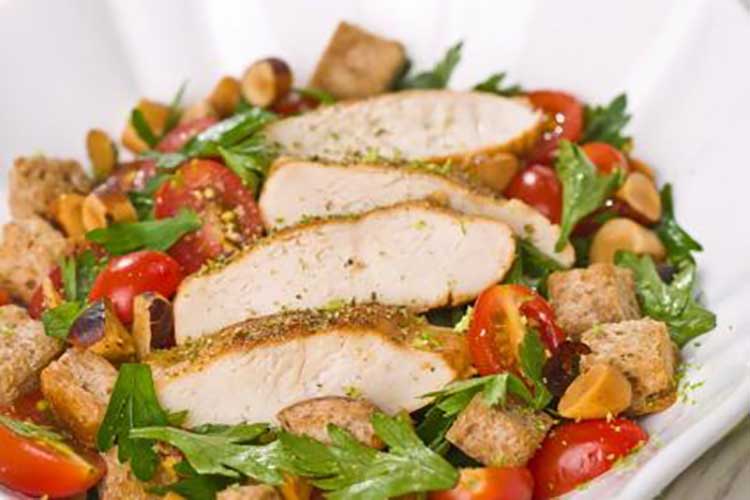 Peito de frango com salada de tomate, rúcula e salsa Informação Nutricional do Peito de Frango
