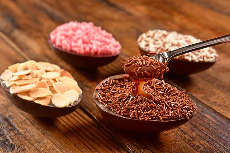 Veja como preparar 19 Receitas de Ovo de Páscoa de Colher 3 Receitas de Ovo de Páscoa de Colher Recheados