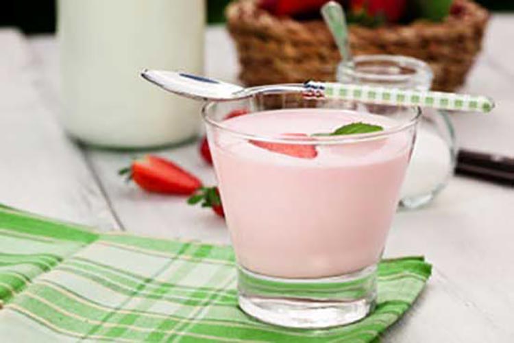 Como fazer Smoothie de Iogurte com Morango e Framboesa 2 Smoothie de Iogurte Com Morango e framboesa