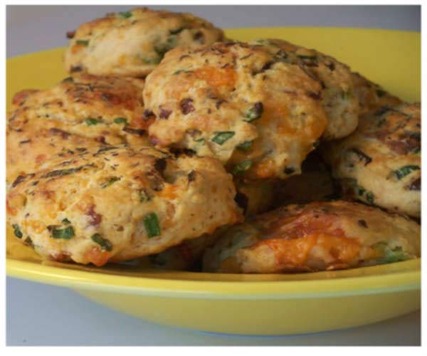 Como fazer Bolinhos de Bacon e Cheddar 2 Como fazer Bolinhos de Bacon e Cheddar
