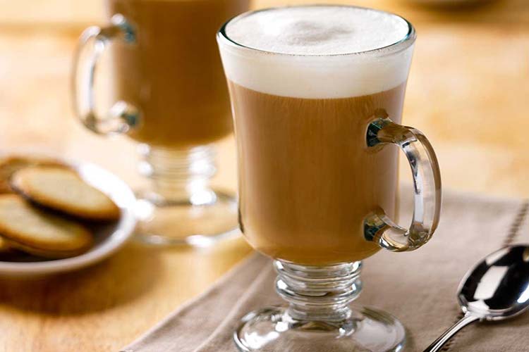 Irish Coffee Receitas Juninas Quentão com Maçã, Vinho Quente e Irish Coffee