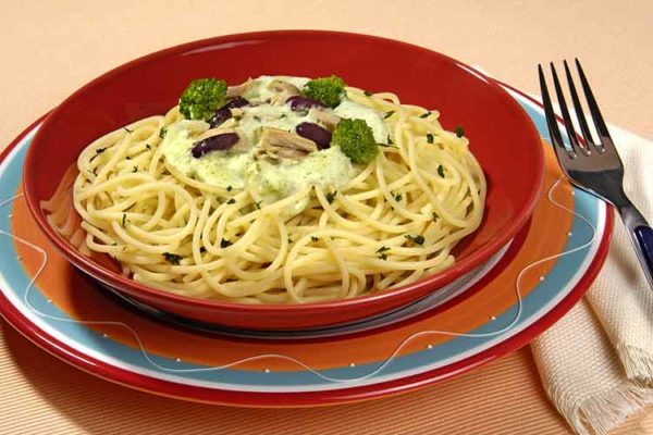 Receita de Espaguete ao Molho de Atum e Brocolis