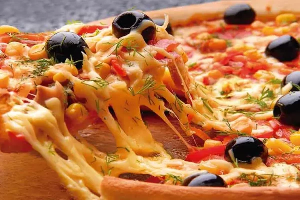 Pizza de Legumes com Queijo