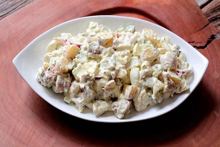 Salada Fria de Batatas com Maionese