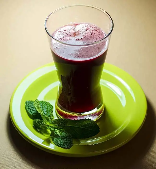 Como fazer Suco Detox de Maçã, Beterraba, Limão, Hortelã, Capim Limão e Erva Cidreira 2 Como fazer Suco Detox de Maçã
