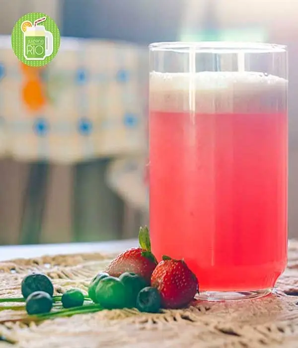 Suco de Limonada com Morango, Blueberry e Capim Limão 2 Limonada com Morango, Blueberry e Capim Limão