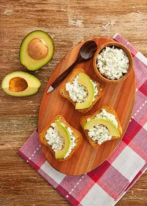 2 Receitas Deliciosas de Torrada Multigrãos e Torrada Light 2 Crostini de Cottage e Avocado