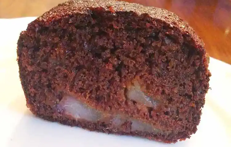 Bolo de Melado com Peras