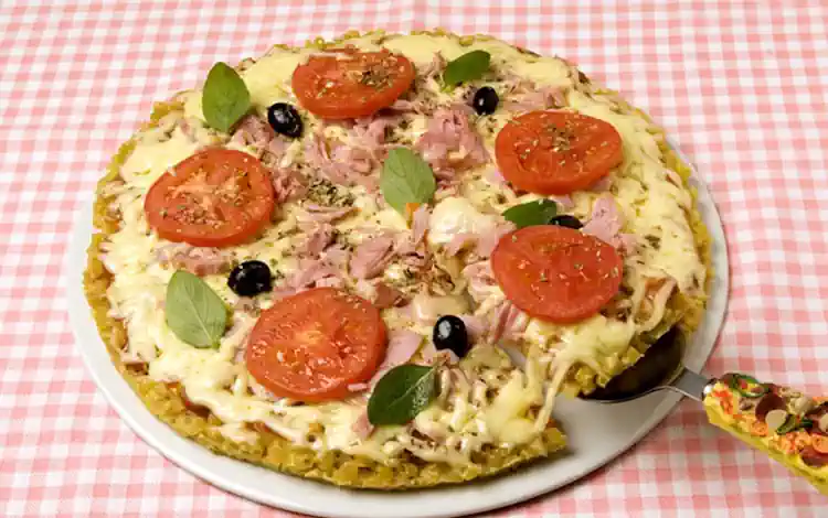 Pizza de Mussarela com Presunto