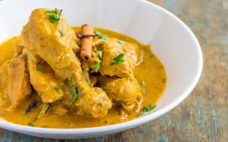 Frango ao Molho de Amêndoas