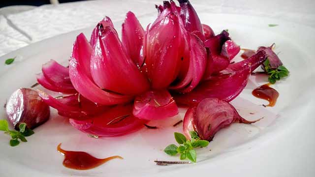 Cebola Roxa Assada - Flor de Lutus