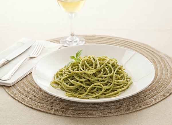 Spaguetti ao Pesto Genovês 2 spaguetti-ao-pesto-genoves-2