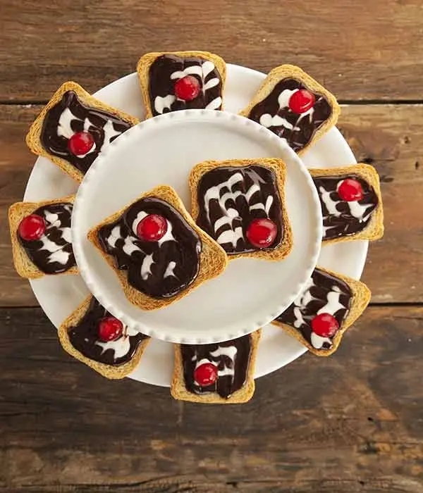 2 Receitas Deliciosas Torradas com Bruschetta Caprese e Torrada Floresta Negra 3 Torradas com Bruschetta Caprese