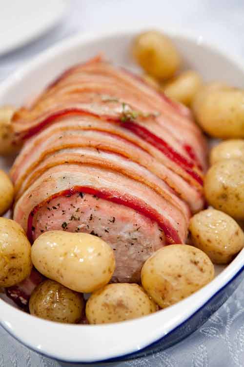 Lombo Assado com Bacon e Batatas Lombo Assado com Bacon e Batatas