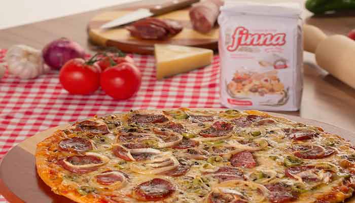 Pizza com Massa de Cachaça e Mel – Recheio Calabresa Picante