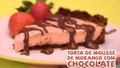Torta Mousse Morango com Chocolate