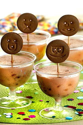Como fazer Geladinho de Iogurte com Biscoito 2 Como fazer Geladinho de Iogurte com Biscoito