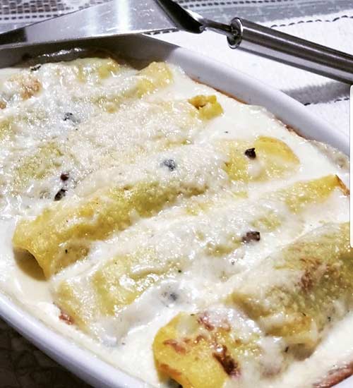 Panquecas Recheadas com Espinafre ao Molho Alfredo Panquecas Recheadas com Espinafre ao Molho Alfredo