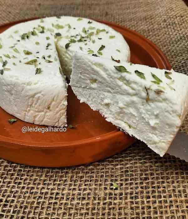 Receita de Queijo Caseiro Com Ervas 6 Queijo Caseiro Com Ervas