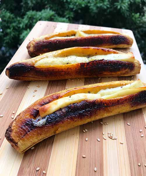 Banana da Terra Assada Recheada com Queijo Coalho Banana da Terra Assada Recheada com Queijo Coalho