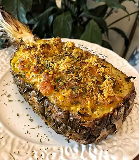 Deliciosa Receita de Camarão no Abacaxi Deliciosa Receita de Camarão no Abacaxi