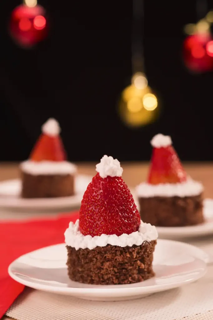 🎅 Bolinho de Papai Noel com Biscoito Treloso: Sobremesa Natalina Fácil e Encantadora 3 Bolinho de Papai Noel com biscoito Recheado Treloso