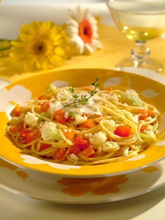 Como fazer Espaguete com Ricota e Legumes