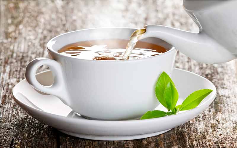 Beba uma bebida quente 5 Dicas Estranhas Para Uma Vida Saudável que você nunca conheceu
