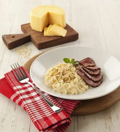 Tagliata de Filé com Risone de Queijo Meia Cura Tagliata de Filé com Risone de Queijo Meia Cura