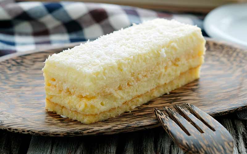 Bolo Cremoso de Coco com Leite Condensado Deliciosas Receitas para Surpreender seu Pai
