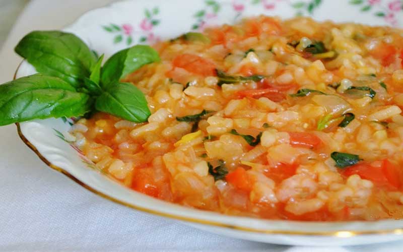 Receita de Risoto de Tomates Com Manjerona (Vegana)