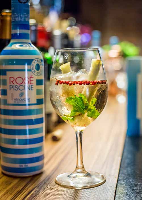 5 Receitas Refrescantes de Drinks de Verão Rosé Piscine 4 Receitas Refrescantes de Drinks de Verão Rosé Piscine