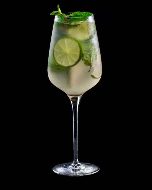 Como preparar 5 Drinks Refrescantes com Cachaça para o Carnaval 3 Como preparar Drinks Refrescantes com Cachaça para o Carnaval