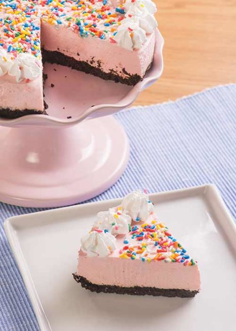 Torta Milk-shake de Morango Como fazer Torta Milk-shake de Morango