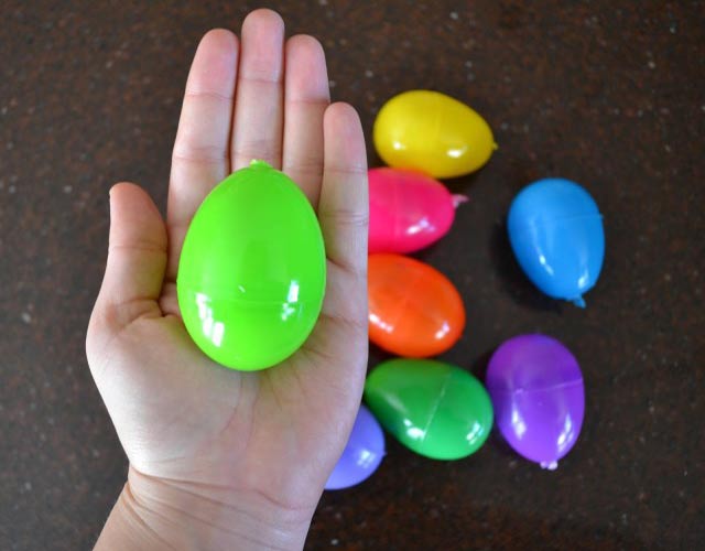 Como fazer Ovos de Gelatina Colorida 2 Como fazer Ovos de Gelatina Colorida
