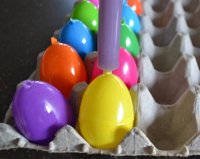 Como fazer Ovos de Gelatina Colorida 3 Como fazer Ovos de Gelatina Colorida