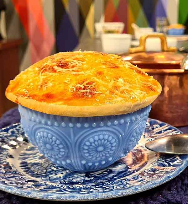Como fazer Sopa Creme de Queijos. Sopa que sai do forno com uma casquinha saborosa? Temos!! 2 Como fazer Sopa Creme de Queijos