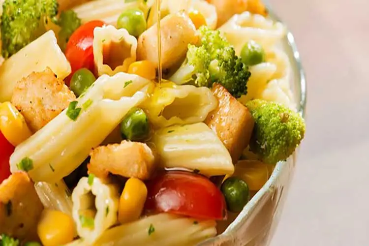 Dia do Macarrão: Aprenda 3 Receitas Práticas e Saborosas de Macarronadas para Comemorar 3 3 Receitas Práticas e Saborosas de Macarronadas