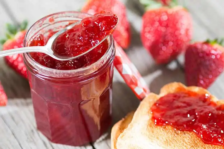 Como fazer 9 Receitas de Geleias Simples para saborear com suas torradas 10 Receitas de Geleias Simples