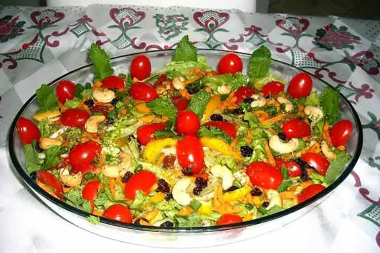 13 Deliciosas Receitas de Natal – Opções Pratos Principais e Sobremesas para sua ceia deliciosa 5 Salada de Natal