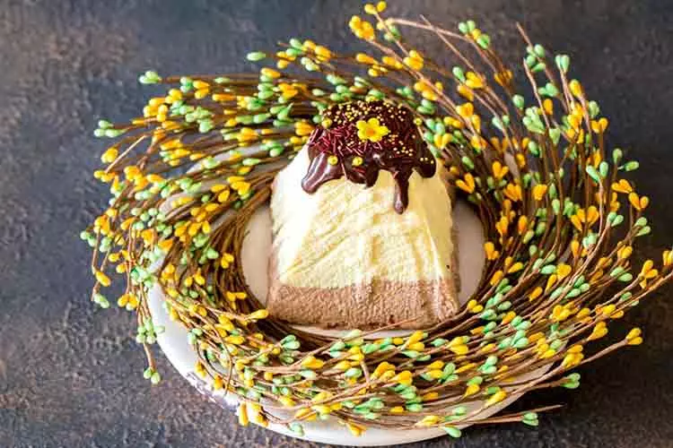 3 Sobremesas que combinam com Sorvete e Ingredientes Típicos do período e prometem surpreender todos os convidados 2 Cassata Recheada com Creme de Avelãs