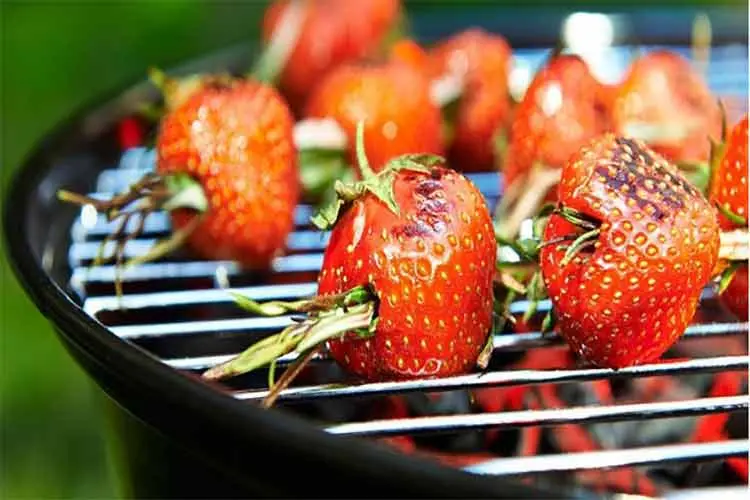 Veja as 20 Melhores Maneiras de Comer Morangos 2 Melhores Maneiras de Comer Morangos