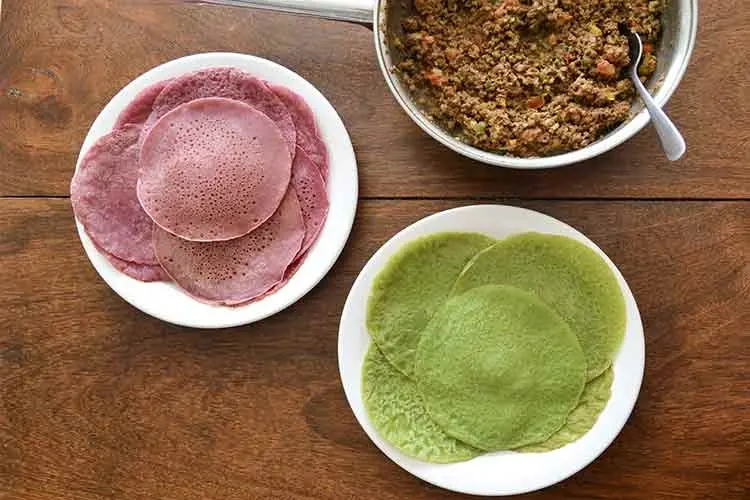 Deliciosas Panquecas Coloridas Vegana, ótima opção de receita rápida e saborosa para o Feriado 3 Panquecas Coloridas