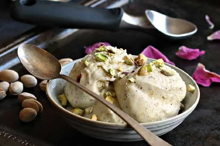 Veja a lista de 7 Deliciosas Receitas de Sorvete de Pistache que vão refrescar os seus dias 2 Receitas de Sorvete de Pistache