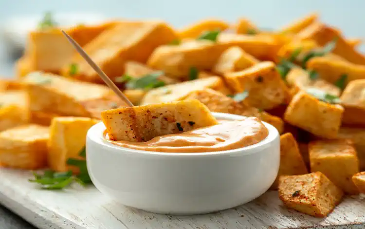 Confira 9 Receitas Nacionais e Internacionais para fazer Durante a Copa do Mundo 5 Papas Bravas com Molho